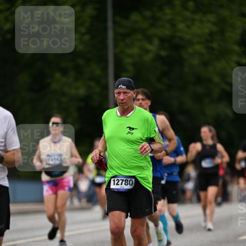 29.06.2025 - hella hamburg halbmarathon Dr. Thomas Lammeyer http://msf.ph/oto/8510424 29.06.2025 10:33:41 Kennedybrücke 1518, 1694, 1869, 2699, 3311, 4362, 4395, 4700, 4982, 5063, 5249, 5250, 5322, 6285, 7832, 8388, 8560, 10068, 10162, 11269, 11376 meine-sportfotos.de