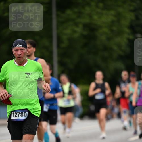 29.06.2025 - hella hamburg halbmarathon Dr. Thomas Lammeyer http://msf.ph/oto/8510434 29.06.2025 10:33:42 Kennedybrücke 1518, 1694, 1869, 2699, 3311, 3613, 4362, 4395, 4700, 4982, 5063, 5249, 5250, 5322, 6285, 7832, 8388, 8560, 10068, 10162, 11269, 11376 meine-sportfotos.de