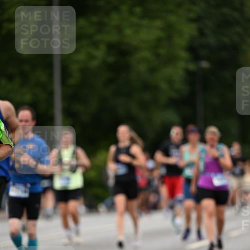 29.06.2025 - hella hamburg halbmarathon Dr. Thomas Lammeyer http://msf.ph/oto/8510443 29.06.2025 10:33:43 Kennedybrücke 1518, 1694, 1869, 2699, 3311, 3613, 4362, 4395, 4700, 4982, 5063, 5249, 5250, 5322, 6285, 7832, 8388, 8560, 10068, 10162, 11269, 11376 meine-sportfotos.de