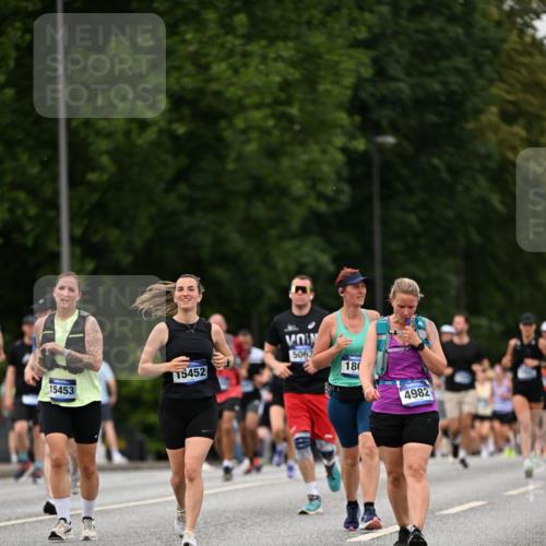29.06.2025 - hella hamburg halbmarathon Dr. Thomas Lammeyer http://msf.ph/oto/8510447 29.06.2025 10:33:43 Kennedybrücke 1518, 1694, 1869, 2699, 3311, 3613, 4362, 4395, 4700, 4982, 5063, 5249, 5250, 5322, 6285, 7832, 8388, 8560, 10068, 10162, 11269, 11376 meine-sportfotos.de