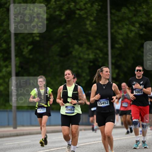29.06.2025 - hella hamburg halbmarathon Dr. Thomas Lammeyer http://msf.ph/oto/8510478 29.06.2025 10:33:45 Kennedybrücke 1518, 1694, 1869, 2699, 3311, 3613, 4362, 4395, 4700, 4982, 5063, 5249, 5250, 5322, 8388, 8560, 10068, 10162, 11269, 11376 meine-sportfotos.de