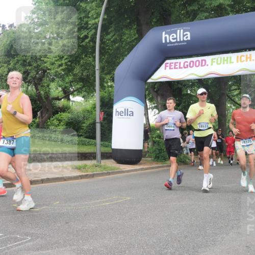 29.06.2025 - hella hamburg halbmarathon KatJ http://msf.ph/oto/8511921 29.06.2025 10:44:28 Zwischen KM18-KM19 1387, 2652, 2656, 3575, 4632, 5391, 6892, 7159 meine-sportfotos.de