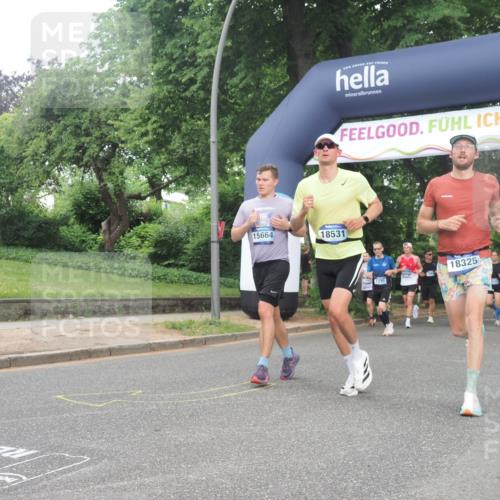 29.06.2025 - hella hamburg halbmarathon KatJ http://msf.ph/oto/8511947 29.06.2025 10:44:28 Zwischen KM18-KM19 1387, 2652, 2656, 3575, 4632, 5391, 6892, 7159 meine-sportfotos.de