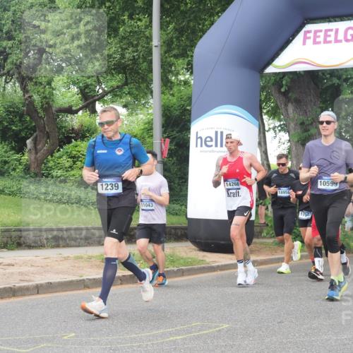 29.06.2025 - hella hamburg halbmarathon KatJ http://msf.ph/oto/8511979 29.06.2025 10:44:30 Zwischen KM18-KM19 1239, 1387, 2652, 2656, 3141, 3575, 4632, 6592 meine-sportfotos.de
