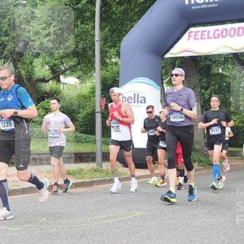29.06.2025 - hella hamburg halbmarathon KatJ http://msf.ph/oto/8511996 29.06.2025 10:44:31 Zwischen KM18-KM19 1239, 1387, 2652, 2656, 3141, 4579, 6592 meine-sportfotos.de