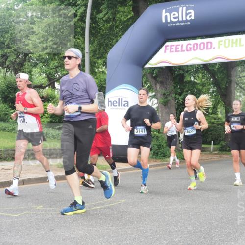 29.06.2025 - hella hamburg halbmarathon KatJ http://msf.ph/oto/8512045 29.06.2025 10:44:32 Zwischen KM18-KM19 1239, 1387, 2656, 3141, 4579, 6592 meine-sportfotos.de