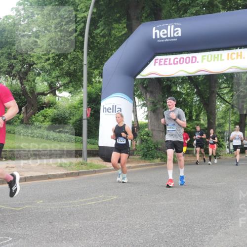 29.06.2025 - hella hamburg halbmarathon KatJ http://msf.ph/oto/8512192 29.06.2025 10:44:37 Zwischen KM18-KM19 1239, 3141, 4579, 6592, 8322 meine-sportfotos.de