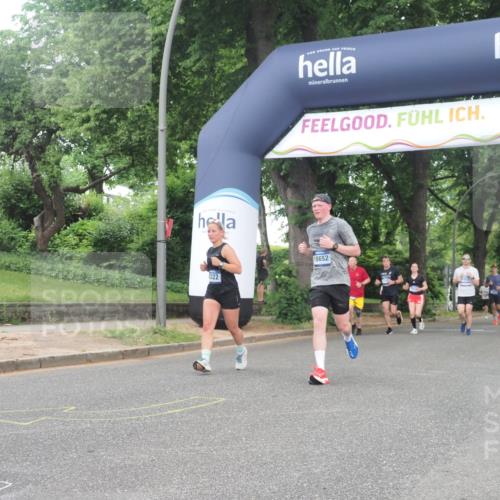 29.06.2025 - hella hamburg halbmarathon KatJ http://msf.ph/oto/8512203 29.06.2025 10:44:37 Zwischen KM18-KM19 1239, 3141, 4579, 6592, 8322 meine-sportfotos.de
