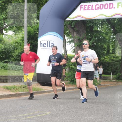 29.06.2025 - hella hamburg halbmarathon KatJ http://msf.ph/oto/8512246 29.06.2025 10:44:40 Zwischen KM18-KM19 2711, 7833, 8322 meine-sportfotos.de