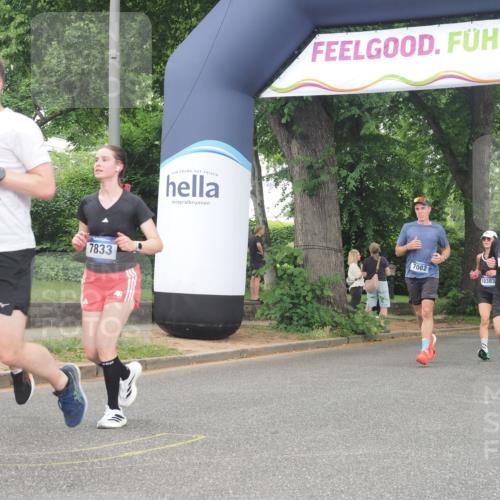 29.06.2025 - hella hamburg halbmarathon KatJ http://msf.ph/oto/8512268 29.06.2025 10:44:41 Zwischen KM18-KM19 2711, 7082, 7833, 8322 meine-sportfotos.de