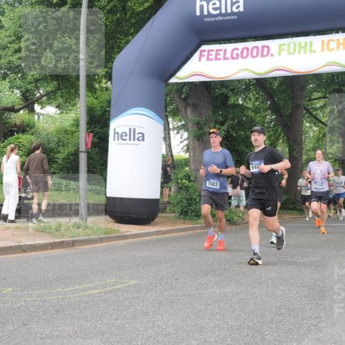 29.06.2025 - hella hamburg halbmarathon KatJ http://msf.ph/oto/8512284 29.06.2025 10:44:42 Zwischen KM18-KM19 2711, 7082, 7833, 8322 meine-sportfotos.de