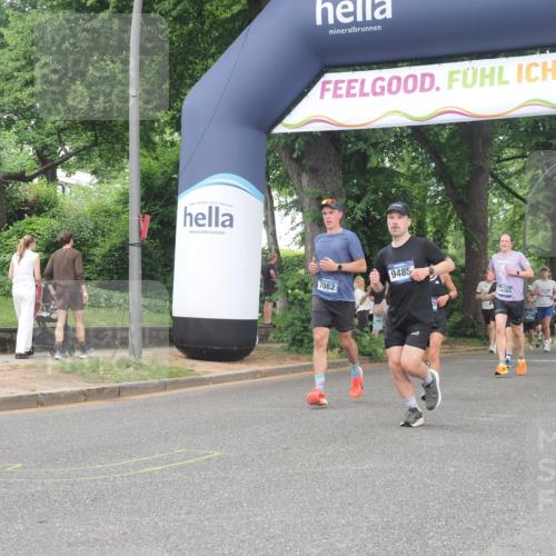 29.06.2025 - hella hamburg halbmarathon KatJ http://msf.ph/oto/8512294 29.06.2025 10:44:43 Zwischen KM18-KM19 2236, 2711, 7082, 7833, 8322 meine-sportfotos.de