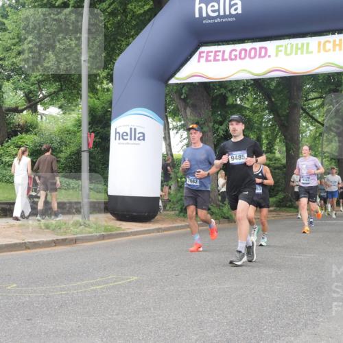 29.06.2025 - hella hamburg halbmarathon KatJ http://msf.ph/oto/8512306 29.06.2025 10:44:43 Zwischen KM18-KM19 2236, 2711, 7082, 7833, 8322 meine-sportfotos.de