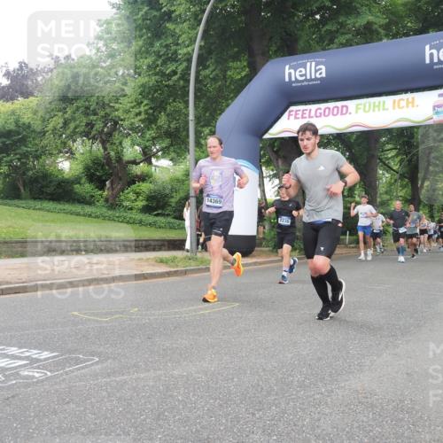 29.06.2025 - hella hamburg halbmarathon KatJ http://msf.ph/oto/8512376 29.06.2025 10:44:45 Zwischen KM18-KM19 2236, 2711, 7082, 7833 meine-sportfotos.de