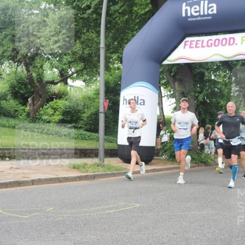 29.06.2025 - hella hamburg halbmarathon KatJ http://msf.ph/oto/8512415 29.06.2025 10:44:47 Zwischen KM18-KM19 1611, 2236, 6595, 7082 meine-sportfotos.de