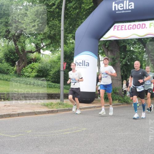 29.06.2025 - hella hamburg halbmarathon KatJ http://msf.ph/oto/8512421 29.06.2025 10:44:48 Zwischen KM18-KM19 1611, 2236, 6595, 7082 meine-sportfotos.de