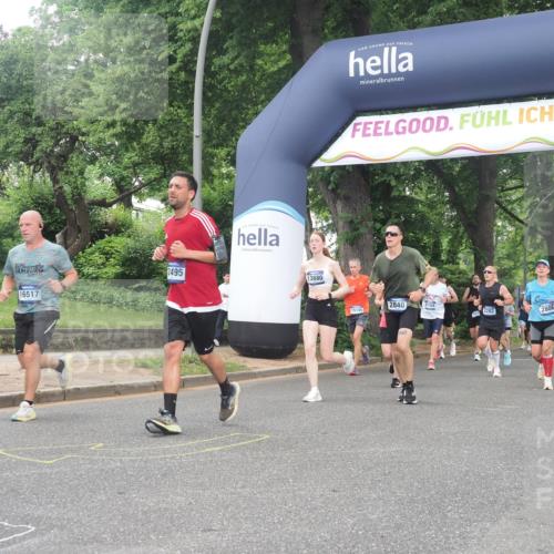29.06.2025 - hella hamburg halbmarathon KatJ http://msf.ph/oto/8512502 29.06.2025 10:44:51 Zwischen KM18-KM19 1611, 2236, 2282, 2806, 2840, 6595, 7856 meine-sportfotos.de