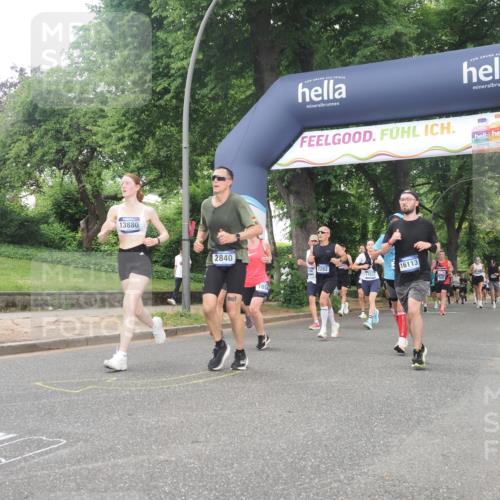 29.06.2025 - hella hamburg halbmarathon KatJ http://msf.ph/oto/8512567 29.06.2025 10:44:52 Zwischen KM18-KM19 1611, 2282, 2806, 2840, 6595, 7856 meine-sportfotos.de