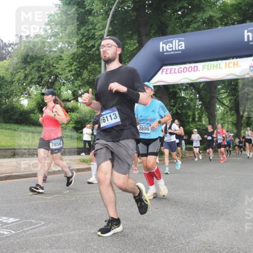 29.06.2025 - hella hamburg halbmarathon KatJ http://msf.ph/oto/8512612 29.06.2025 10:44:53 Zwischen KM18-KM19 1611, 2282, 2806, 2840, 2907, 6104, 6595, 7856 meine-sportfotos.de