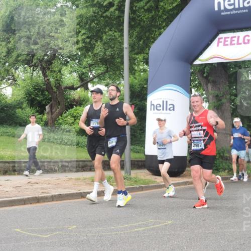 29.06.2025 - hella hamburg halbmarathon KatJ http://msf.ph/oto/8512645 29.06.2025 10:44:56 Zwischen KM18-KM19 2282, 2806, 2840, 2907, 3251, 5341, 6104, 7856 meine-sportfotos.de