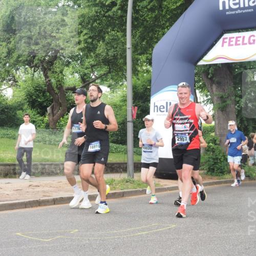 29.06.2025 - hella hamburg halbmarathon KatJ http://msf.ph/oto/8512656 29.06.2025 10:44:56 Zwischen KM18-KM19 2282, 2806, 2840, 2907, 3251, 5341, 6104, 7856 meine-sportfotos.de
