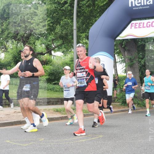 29.06.2025 - hella hamburg halbmarathon KatJ http://msf.ph/oto/8512665 29.06.2025 10:44:57 Zwischen KM18-KM19 2282, 2806, 2840, 2907, 3251, 4088, 5341, 6104, 7856 meine-sportfotos.de