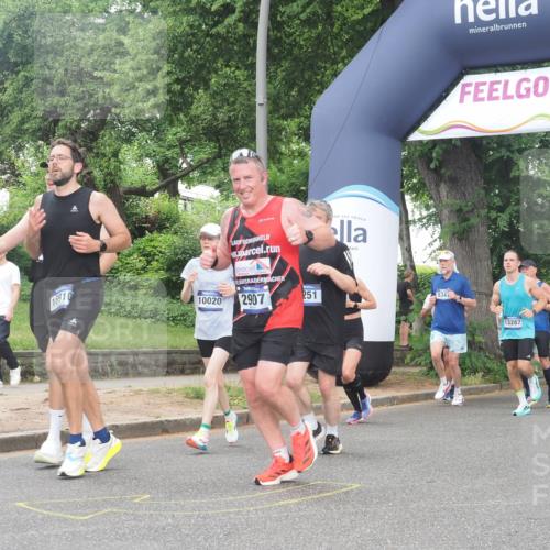 29.06.2025 - hella hamburg halbmarathon KatJ http://msf.ph/oto/8512668 29.06.2025 10:44:57 Zwischen KM18-KM19 2282, 2806, 2840, 2907, 3251, 4088, 5341, 6104, 7856 meine-sportfotos.de