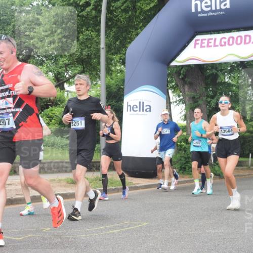 29.06.2025 - hella hamburg halbmarathon KatJ http://msf.ph/oto/8512686 29.06.2025 10:44:57 Zwischen KM18-KM19 2282, 2806, 2840, 2907, 3251, 4088, 5341, 6104, 7856 meine-sportfotos.de