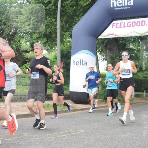 29.06.2025 - hella hamburg halbmarathon KatJ http://msf.ph/oto/8512693 29.06.2025 10:44:57 Zwischen KM18-KM19 2282, 2806, 2840, 2907, 3251, 4088, 5341, 6104, 7856 meine-sportfotos.de