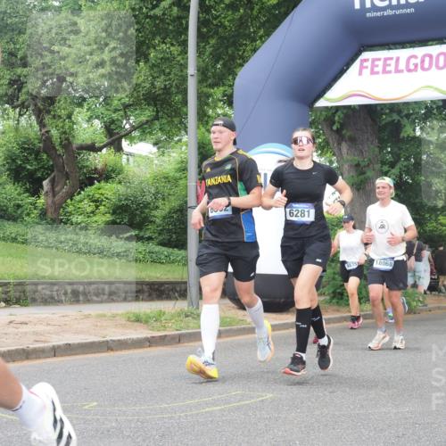 29.06.2025 - hella hamburg halbmarathon KatJ http://msf.ph/oto/8512800 29.06.2025 10:45:01 Zwischen KM18-KM19 1595, 2907, 3251, 4088, 5277, 5341, 6104, 6281, 6302 meine-sportfotos.de