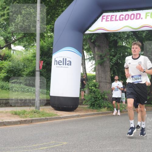 29.06.2025 - hella hamburg halbmarathon KatJ http://msf.ph/oto/8512921 29.06.2025 10:45:08 Zwischen KM18-KM19 2606 meine-sportfotos.de
