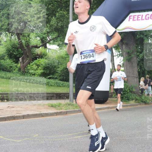 29.06.2025 - hella hamburg halbmarathon KatJ http://msf.ph/oto/8512955 29.06.2025 10:45:09 Zwischen KM18-KM19 2606 meine-sportfotos.de