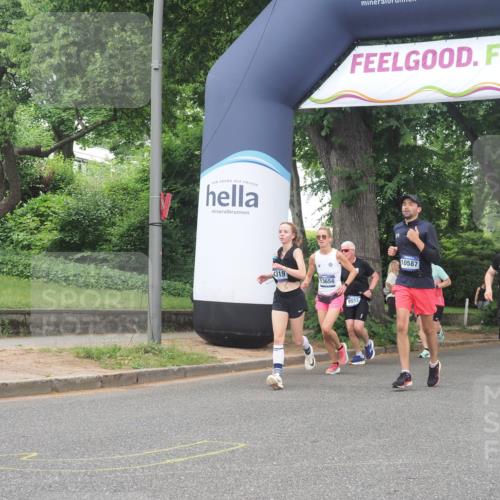29.06.2025 - hella hamburg halbmarathon KatJ http://msf.ph/oto/8512977 29.06.2025 10:45:12 Zwischen KM18-KM19 4319, 4379, 6531 meine-sportfotos.de