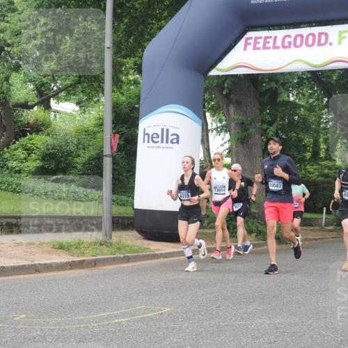 29.06.2025 - hella hamburg halbmarathon KatJ http://msf.ph/oto/8512982 29.06.2025 10:45:12 Zwischen KM18-KM19 4319, 4379, 6531 meine-sportfotos.de