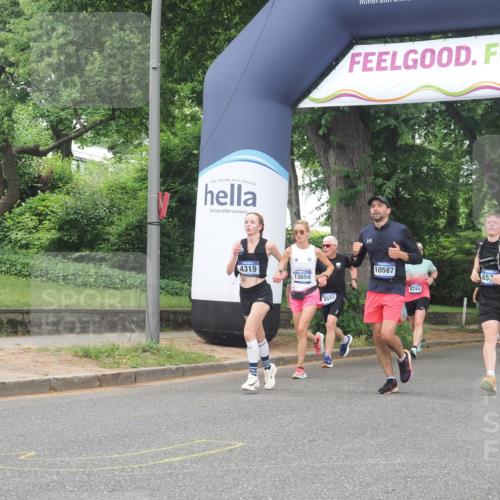 29.06.2025 - hella hamburg halbmarathon KatJ http://msf.ph/oto/8512985 29.06.2025 10:45:12 Zwischen KM18-KM19 4319, 4379, 6531 meine-sportfotos.de