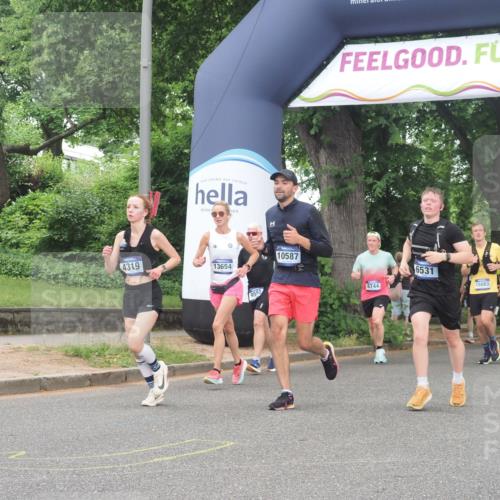 29.06.2025 - hella hamburg halbmarathon KatJ http://msf.ph/oto/8513009 29.06.2025 10:45:13 Zwischen KM18-KM19 4319, 4379, 6531 meine-sportfotos.de