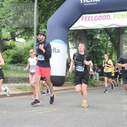 29.06.2025 - hella hamburg halbmarathon KatJ http://msf.ph/oto/8513026 29.06.2025 10:45:13 Zwischen KM18-KM19 4319, 4379, 6531 meine-sportfotos.de