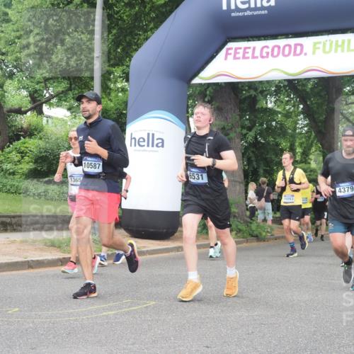 29.06.2025 - hella hamburg halbmarathon KatJ http://msf.ph/oto/8513032 29.06.2025 10:45:14 Zwischen KM18-KM19 4319, 4379, 6531, 8744 meine-sportfotos.de