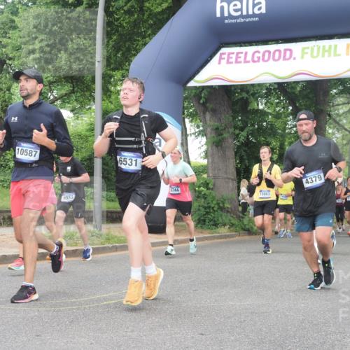 29.06.2025 - hella hamburg halbmarathon KatJ http://msf.ph/oto/8513046 29.06.2025 10:45:14 Zwischen KM18-KM19 4319, 4379, 6531, 8744 meine-sportfotos.de