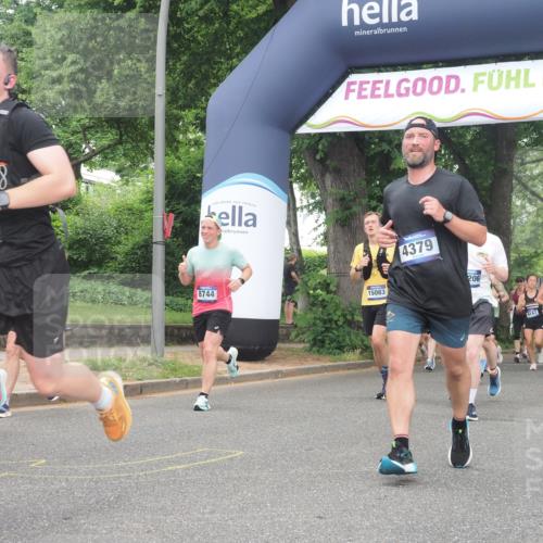 29.06.2025 - hella hamburg halbmarathon KatJ http://msf.ph/oto/8513060 29.06.2025 10:45:14 Zwischen KM18-KM19 4319, 4379, 6531, 8744 meine-sportfotos.de
