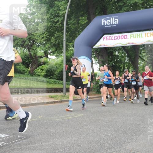 29.06.2025 - hella hamburg halbmarathon KatJ http://msf.ph/oto/8513138 29.06.2025 10:45:17 Zwischen KM18-KM19 1319, 4319, 4379, 4708, 5084, 6138, 6147, 6531, 8744 meine-sportfotos.de