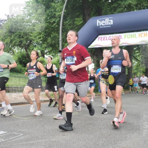 29.06.2025 - hella hamburg halbmarathon KatJ http://msf.ph/oto/8513222 29.06.2025 10:45:19 Zwischen KM18-KM19 1319, 4379, 4708, 4767, 5084, 6138, 6147, 6531, 8744 meine-sportfotos.de