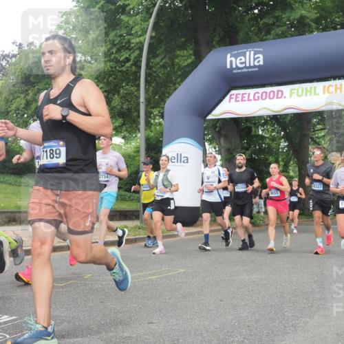 29.06.2025 - hella hamburg halbmarathon KatJ http://msf.ph/oto/8513393 29.06.2025 10:45:24 Zwischen KM18-KM19 1319, 2159, 4767, 5084, 6138, 7189 meine-sportfotos.de