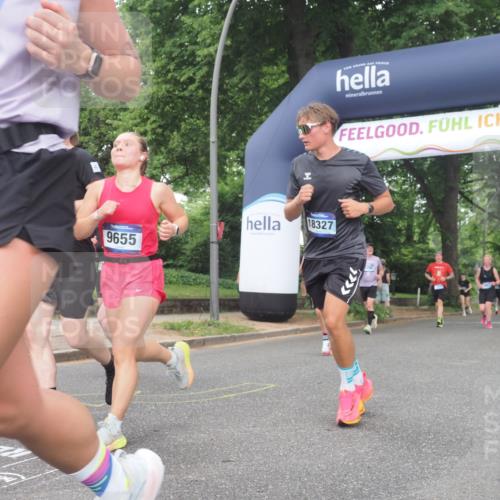 29.06.2025 - hella hamburg halbmarathon KatJ http://msf.ph/oto/8513447 29.06.2025 10:45:26 Zwischen KM18-KM19 2159, 4767, 7189 meine-sportfotos.de