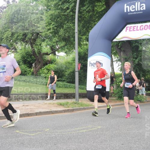 29.06.2025 - hella hamburg halbmarathon KatJ http://msf.ph/oto/8513514 29.06.2025 10:45:29 Zwischen KM18-KM19 1946, 1951, 2159, 4796, 7189 meine-sportfotos.de