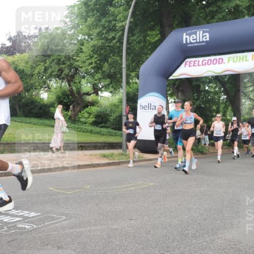 29.06.2025 - hella hamburg halbmarathon KatJ http://msf.ph/oto/8513620 29.06.2025 10:45:34 Zwischen KM18-KM19 1946, 1951, 2027, 4796, 5675, 6636, 7138 meine-sportfotos.de