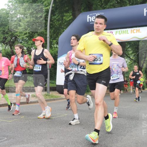29.06.2025 - hella hamburg halbmarathon KatJ http://msf.ph/oto/8513799 29.06.2025 10:45:40 Zwischen KM18-KM19 1642, 2027, 2584, 2677, 2759, 2855, 3114, 4550, 5675, 6636, 6860, 8392 meine-sportfotos.de