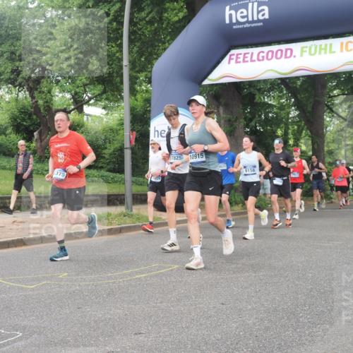 29.06.2025 - hella hamburg halbmarathon KatJ http://msf.ph/oto/8514033 29.06.2025 10:45:57 Zwischen KM18-KM19 1285, 2006, 2957 meine-sportfotos.de