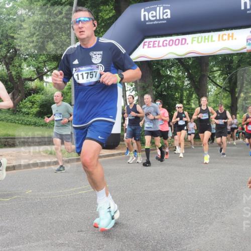 29.06.2025 - hella hamburg halbmarathon KatJ http://msf.ph/oto/8514130 29.06.2025 10:46:01 Zwischen KM18-KM19 2006, 2957, 3181, 6208, 7259, 8089 meine-sportfotos.de