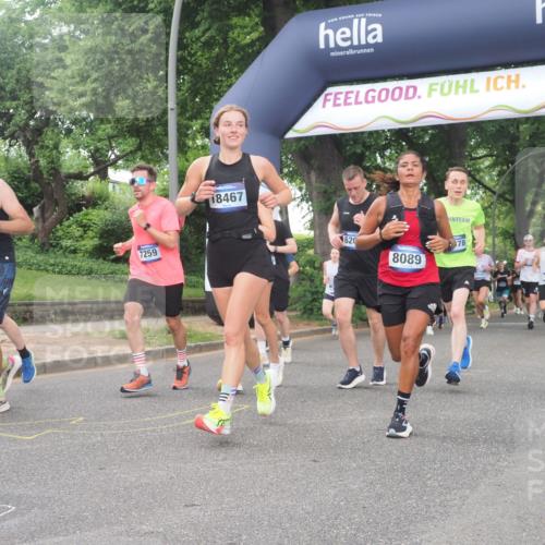 29.06.2025 - hella hamburg halbmarathon KatJ http://msf.ph/oto/8514242 29.06.2025 10:46:03 Zwischen KM18-KM19 2957, 3181, 6208, 7259, 7287, 8089 meine-sportfotos.de